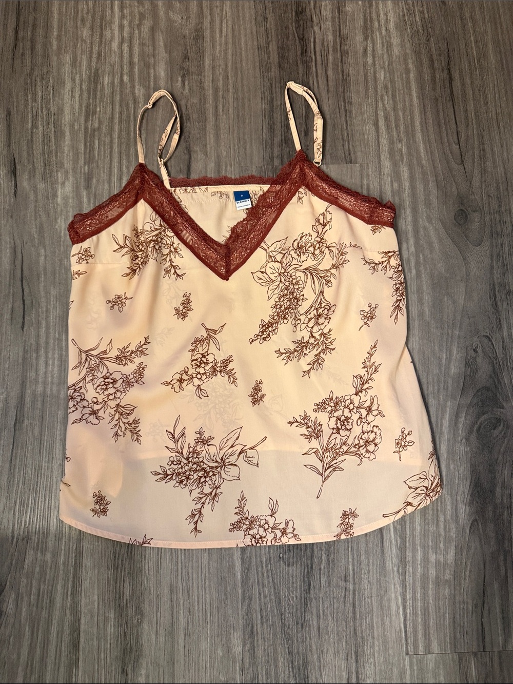 ‼️6/$12‼️ Old Navy Blush Floral Lace Trim Cami with Burgundy Accents